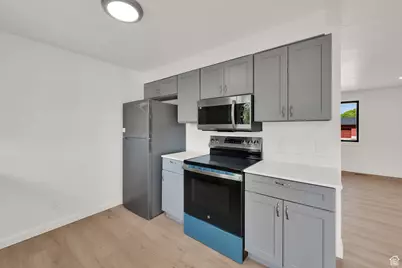 282 E 925 S, Layton, UT 84041 - Photo 15