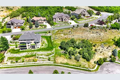 1735 S Temple Ct #203, Bountiful, UT 84010 - Photo 13