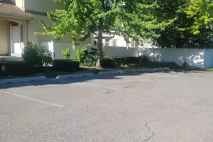 7825 S Spruce Tree Ln, Sandy, UT 84094 - Photo 31