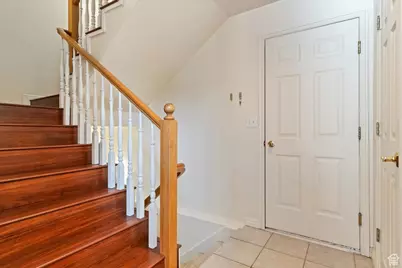 7825 S Spruce Tree Ln, Sandy, UT 84094 - Photo 9