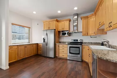 7825 S Spruce Tree Ln, Sandy, UT 84094 - Photo 7