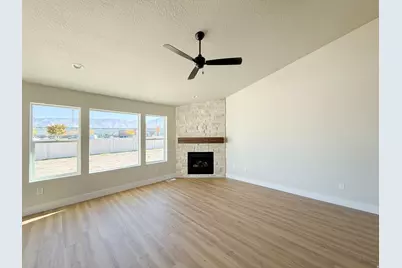 2098 N 425 W #240, Tooele, UT 84074 - Photo 5