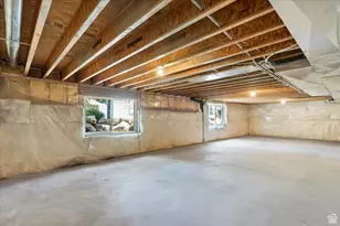 696 S Clearwater Falls Dr E, Layton, UT 84041 - Photo 25