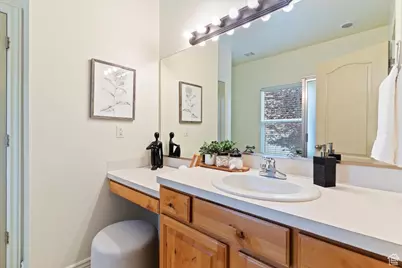 696 S Clearwater Falls Dr E, Layton, UT 84041 - Photo 23