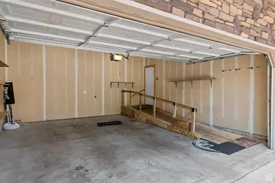 696 S Clearwater Falls Dr E, Layton, UT 84041 - Photo 29