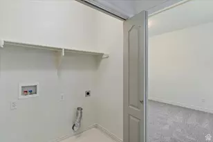 696 S Clearwater Falls Dr E, Layton, UT 84041 - Photo 17