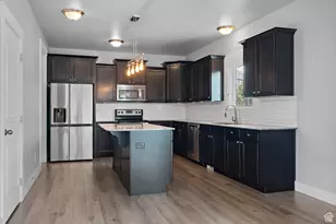 4959 Sagebrush Ln E, Eagle Mountain, UT 84005 - Photo 9