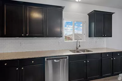 4959 Sagebrush Ln E, Eagle Mountain, UT 84005 - Photo 11