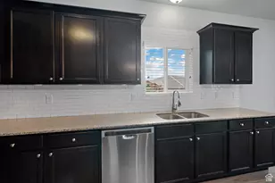 4959 Sagebrush Ln E, Eagle Mountain, UT 84005 - Photo 11