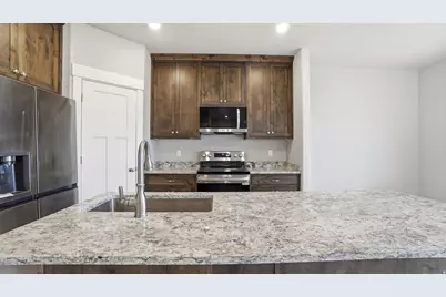 1192 W 1130 S #202, Payson, UT 84651 - Photo 11