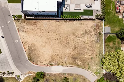 9942 S Altamont Dr E, Sandy, UT 84092 - Photo 3