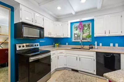 2673 E Toni Cir S, Cottonwood Heights, UT 84121 - Photo 13