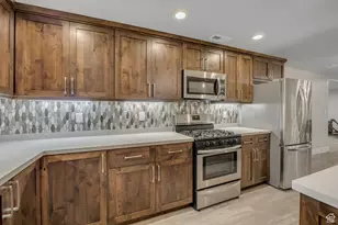 2508 E Lone Hill Dr, Draper (UT Cnty), UT 84020 - Photo 29