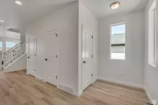 6976 S Skyloop Dr W, West Jordan, UT 84081 - Photo 9