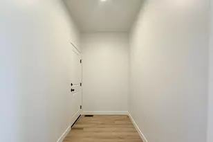 6976 S Skyloop Dr W, West Jordan, UT 84081 - Photo 7