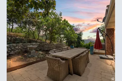 2842 E Oakbrook Cir, Salt Lake City, UT 84108 - Photo 5