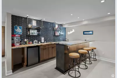 2842 E Oakbrook Cir, Salt Lake City, UT 84108 - Photo 23