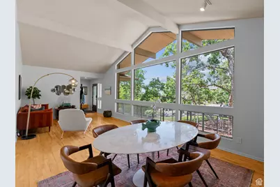 2842 E Oakbrook Cir, Salt Lake City, UT 84108 - Photo 13