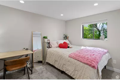 2842 E Oakbrook Cir, Salt Lake City, UT 84108 - Photo 27