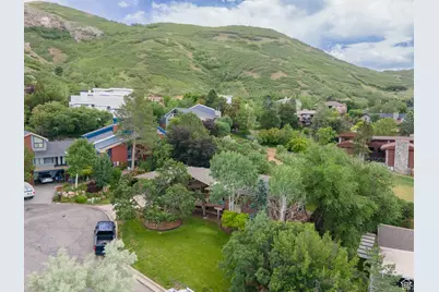 2842 E Oakbrook Cir, Salt Lake City, UT 84108 - Photo 31