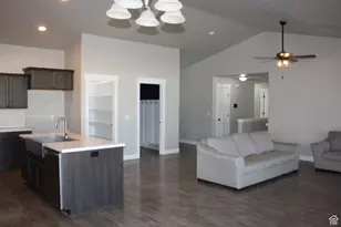 539 S Chan Dr, Grantsville, UT 84029 - Photo 5