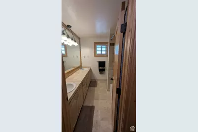 1584 E Petunia Way, Sandy, UT 84092 - Photo 21