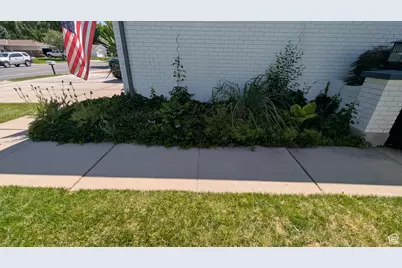 1584 E Petunia Way, Sandy, UT 84092 - Photo 7