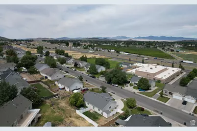 382 N Peach St, Santaquin, UT 84655 - Photo 21