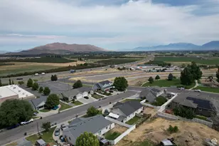 382 N Peach St, Santaquin, UT 84655 - Photo 23