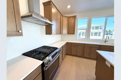 2970 N Kingbird Dr #621, Eagle Mountain, UT 84005 - Photo 5