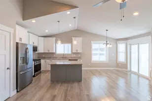 3867 N Chapman Dr, Eagle Mountain, UT 84005 - Photo 3