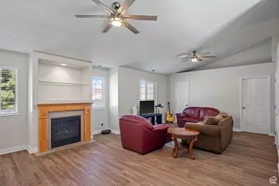 90 S 200 E, Lindon, UT 84042 - Photo 15