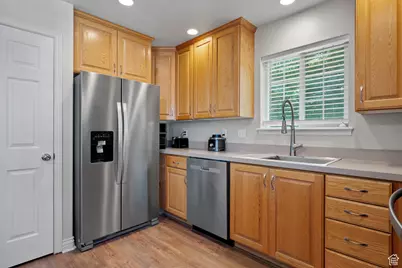 90 S 200 E, Lindon, UT 84042 - Photo 11