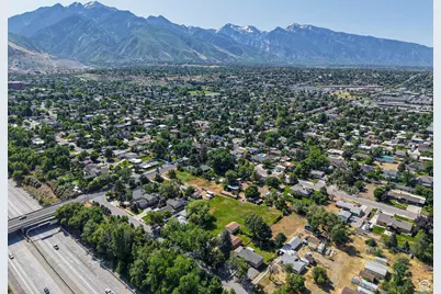 2260 E 6450 S, Cottonwood Heights, UT 84121 - Photo 11