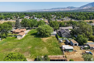 2260 E 6450 S, Cottonwood Heights, UT 84121 - Photo 9