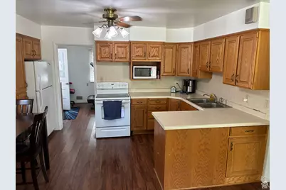 2266 E 6450 S, Cottonwood Heights, UT 84121 - Photo 7