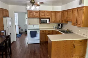 2266 E 6450 S, Cottonwood Heights, UT 84121 - Photo 7