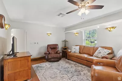 558 E Garden Ave E, South Salt Lake, UT 84106 - Photo 3