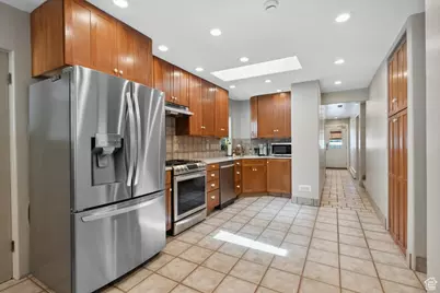 558 E Garden Ave E, South Salt Lake, UT 84106 - Photo 9