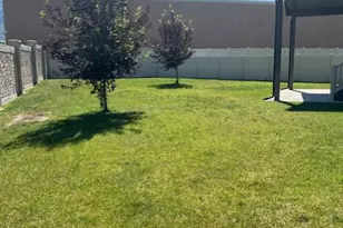 649 E 5650 S, Washington Terrace, UT 84405 - Photo 5