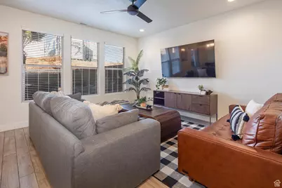 1377 E Vista Roja Pl, Washington, UT 84780 - Photo 9