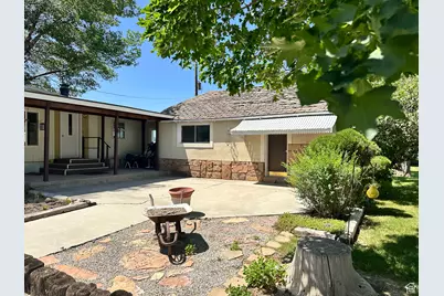 1086 E Main St, Wellington, UT 84542 - Photo 1