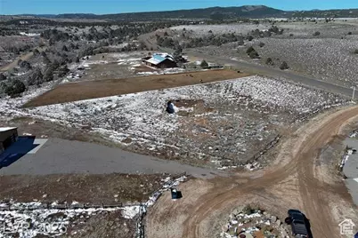 187 W Bryce Gate Cir #5, Hatch, UT 84735 - Photo 3