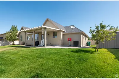 3535 W Overlook Dr, Layton, UT 84041 - Photo 25