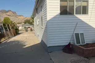 286 Duchesne St, Helper, UT 84526 - Photo 9