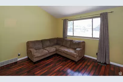 2333 W Ledgewood Dr, Taylorsville, UT 84129 - Photo 9