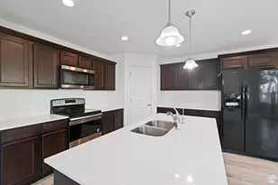 194 N Valcrest Dr, Saratoga Springs, UT 84045 - Photo 3