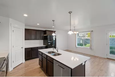 194 N Valcrest Dr, Saratoga Springs, UT 84045 - Photo 5