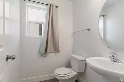 194 N Valcrest Dr, Saratoga Springs, UT 84045 - Photo 7