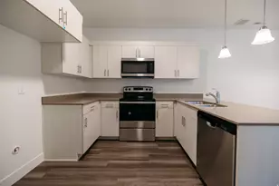 842 N Coulsen Dr, Saratoga Springs, UT 84045 - Photo 7